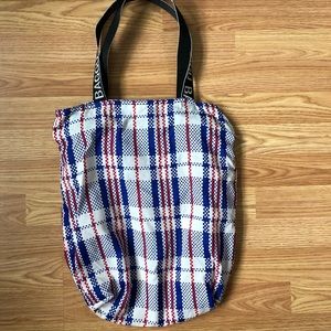 Checkered Baggu bag.